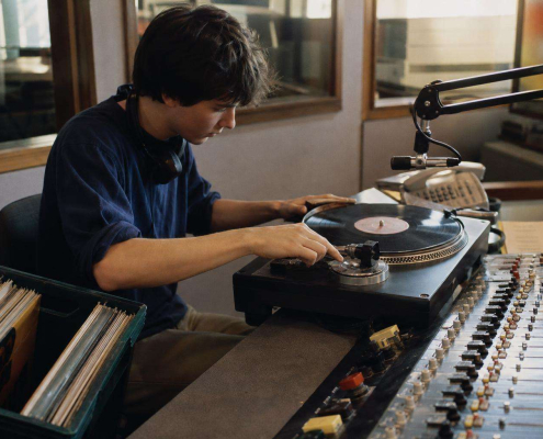 academy-radio-03